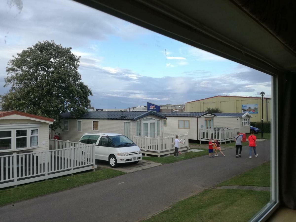Happy Days Caravan Primrose Valley Filey Extérieur photo